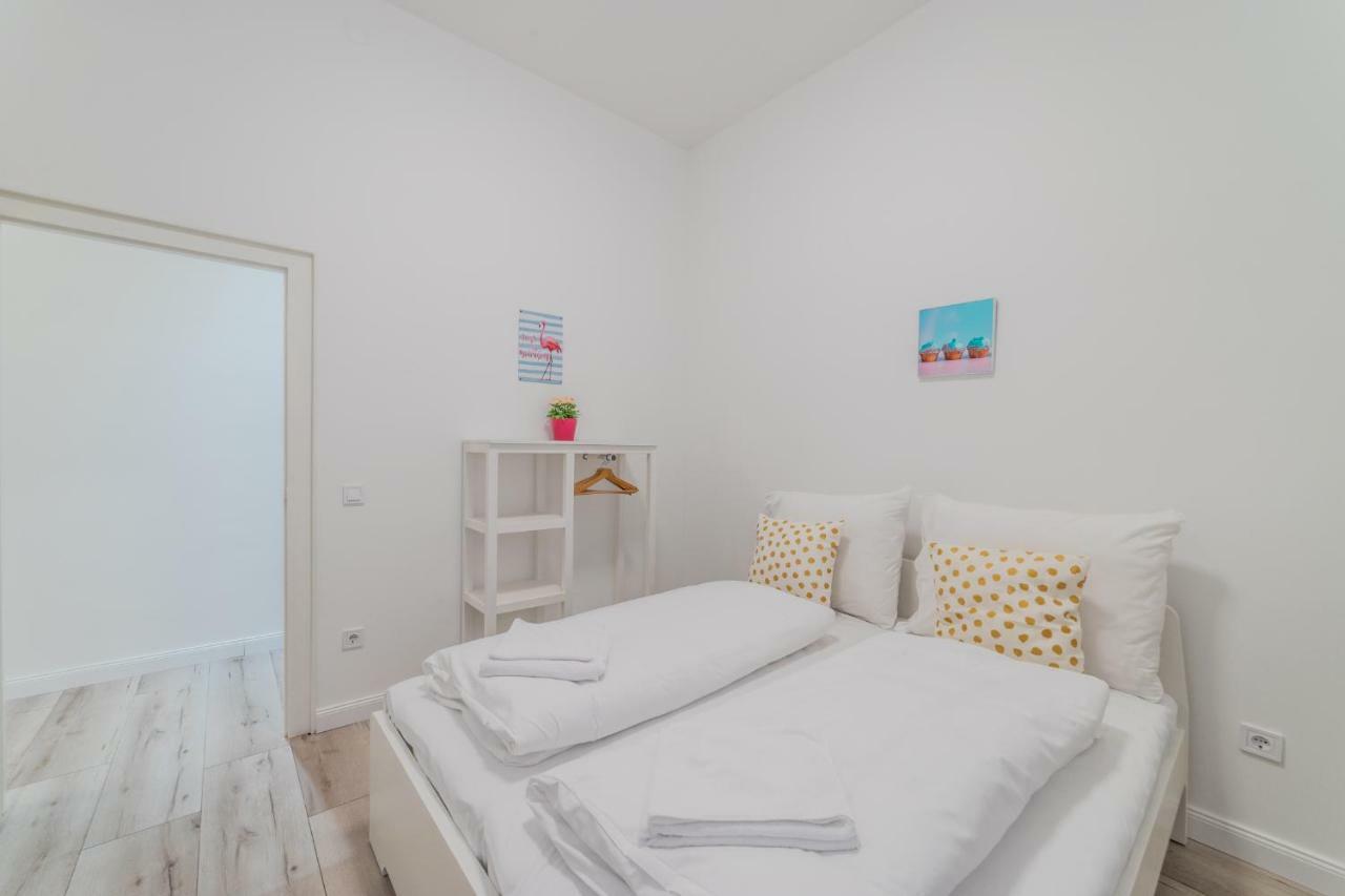 Danubegreen Bright Two Bedroom Apartment Near Margaret Island Budapest Room photo